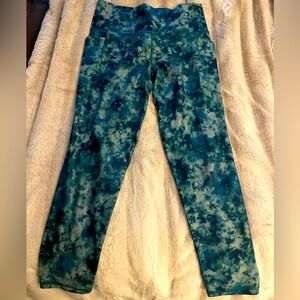 Women’s Athleta 7/8 legging. Size M.